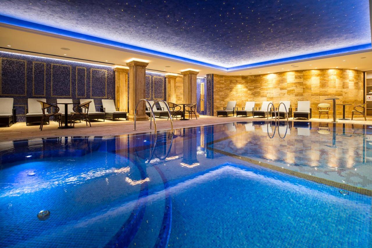 A Hoteli - Hotel Park Vrnjacka Banja Luaran gambar The pool at the Mandarin Oriental, Munich