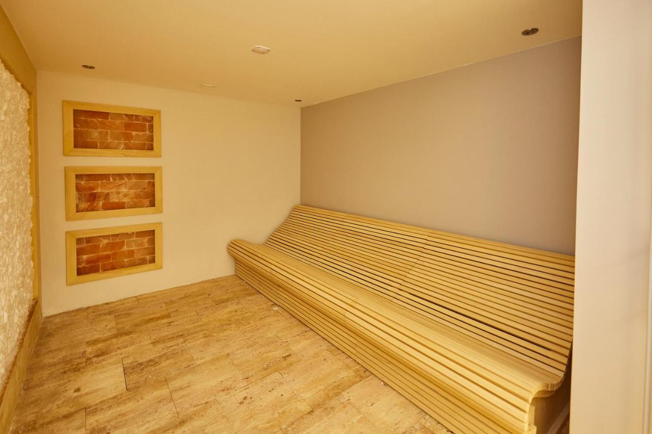 A Hoteli - Hotel Park Vrnjacka Banja Luaran gambar A modern steam room