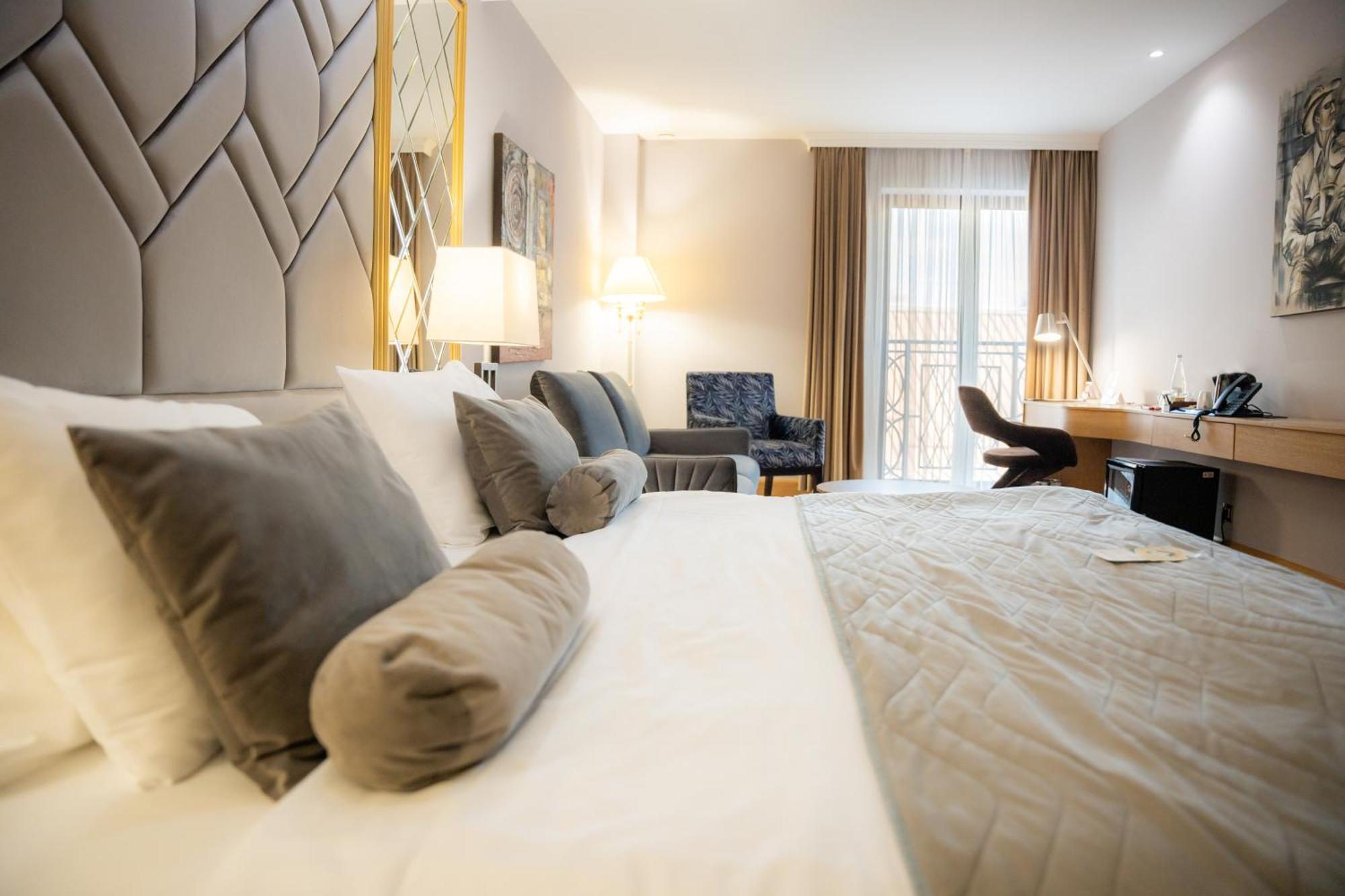 A Hoteli - Hotel Park Vrnjacka Banja Luaran gambar A room at the hotel